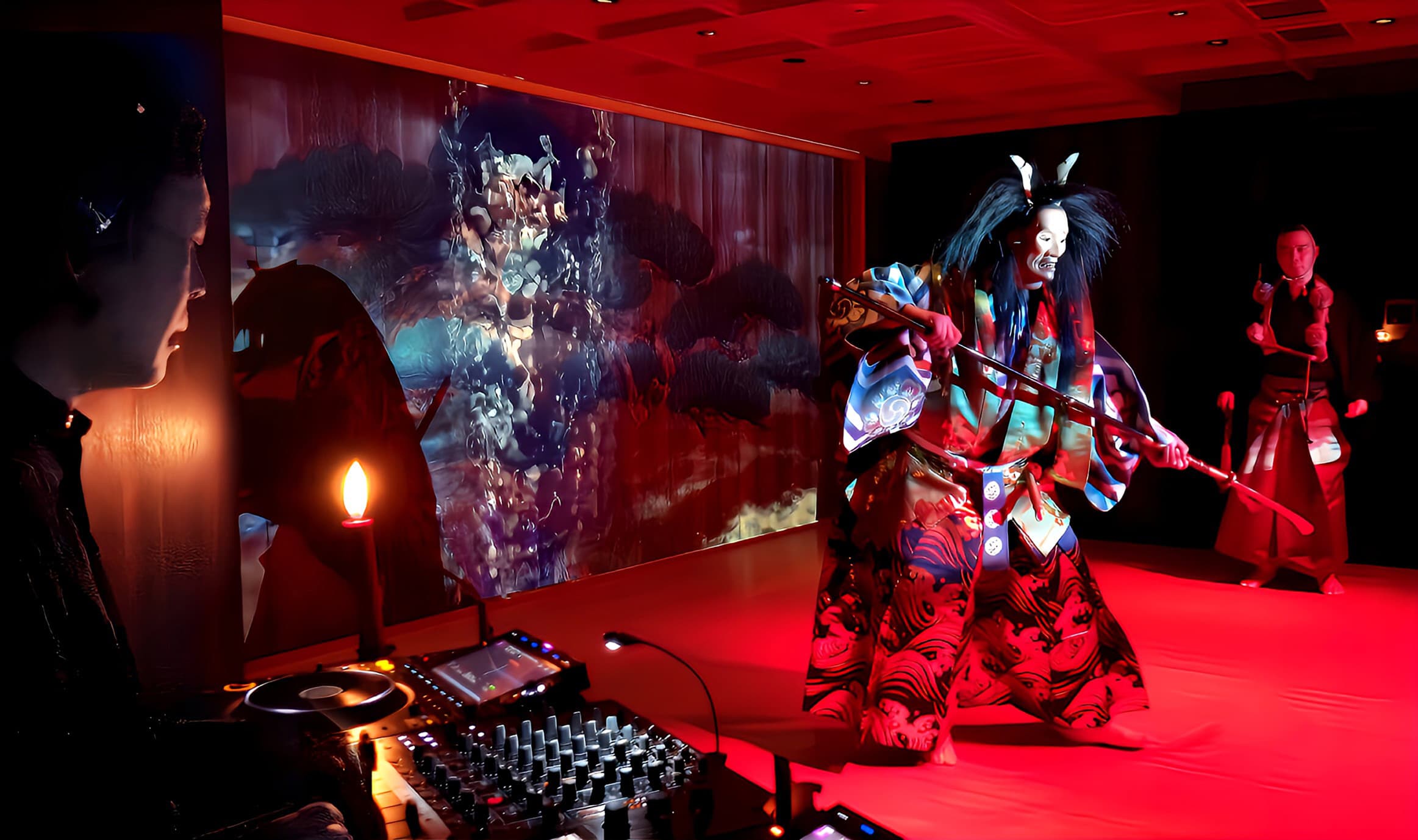 TECHNOH LAB.の能舞台とDJパフォーマンス